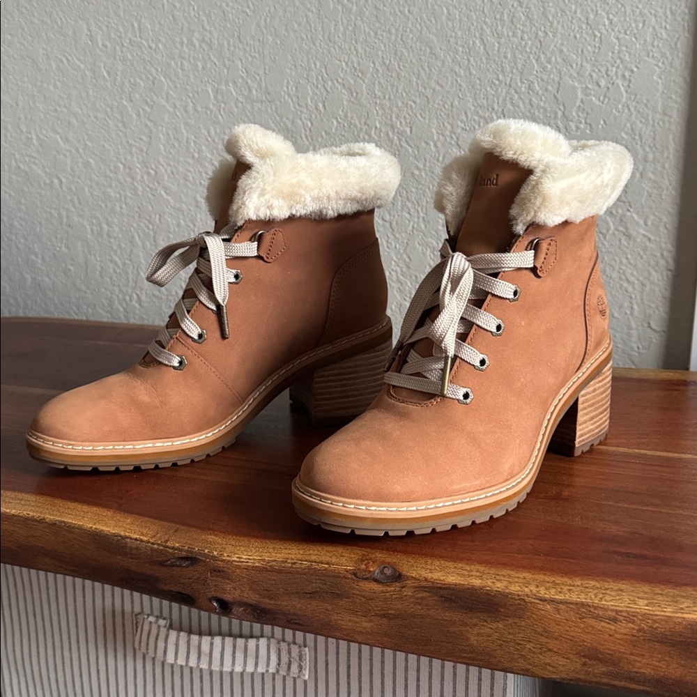Timberland Women's Tan Winter Boots with Cream Lining - Picture 4 of 6